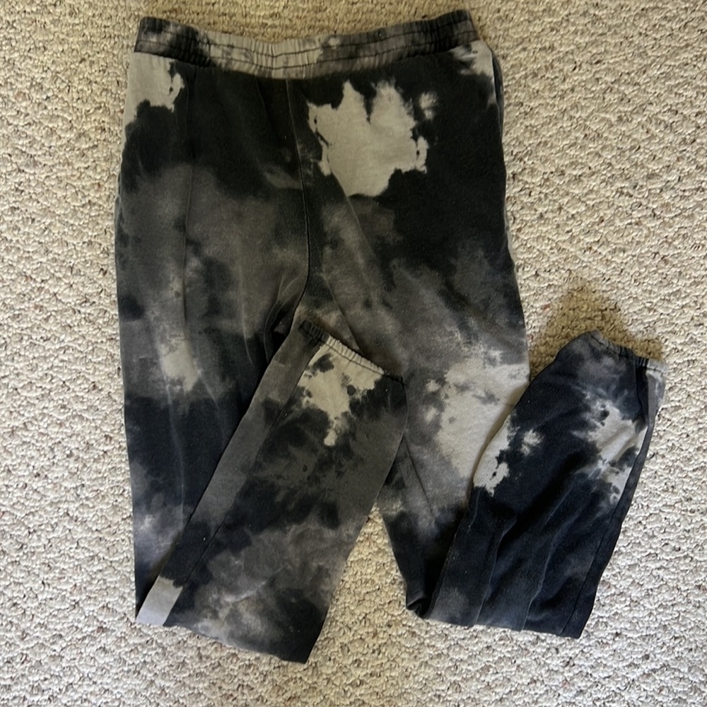 MATCHING ATHLEISURE SET - Picture 3 of 6